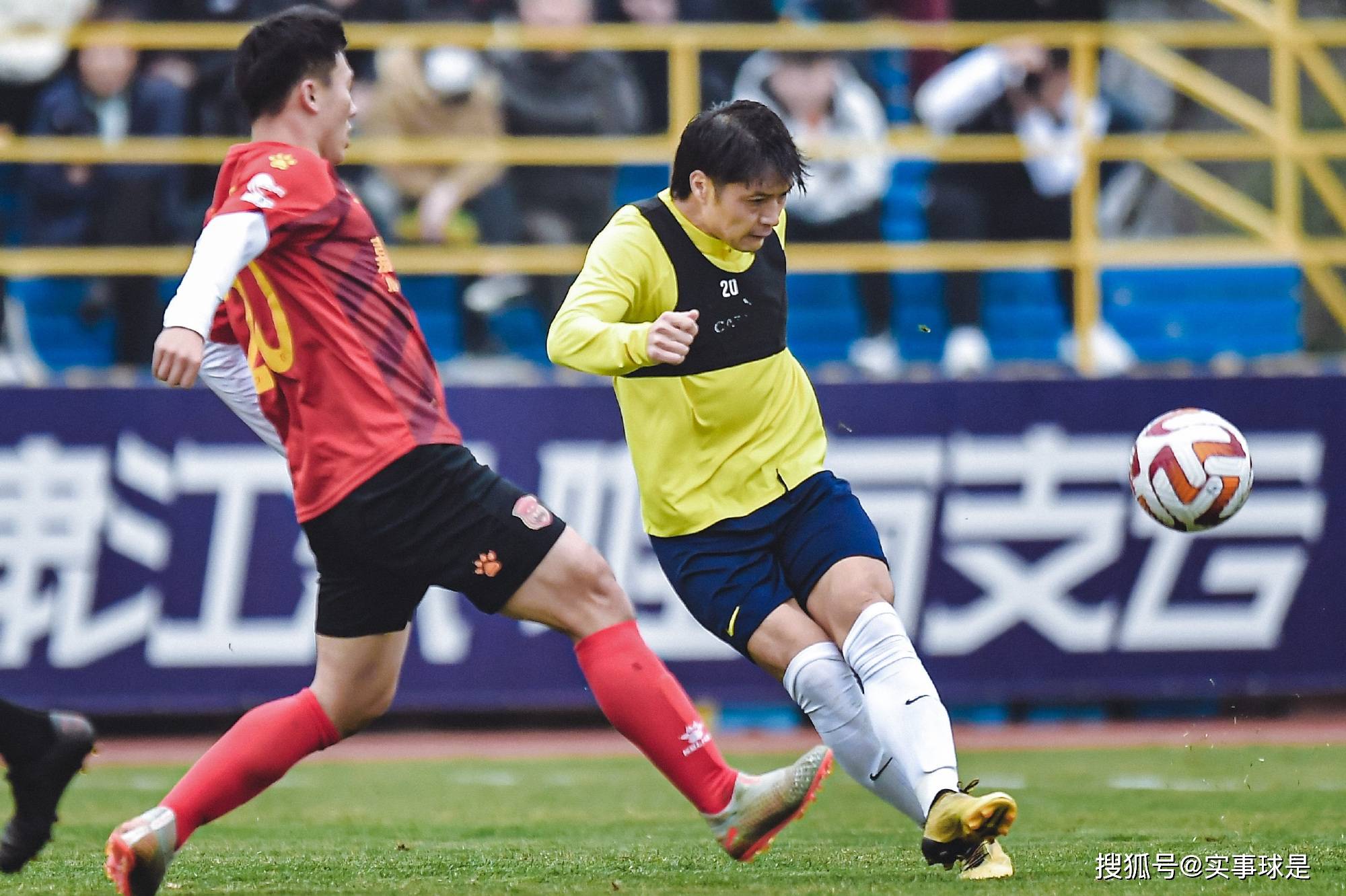 加时末段体能课后，莱比锡复出首秀备战中超，话题不断，训练强度明显提升(美国制裁中兴事件始末)